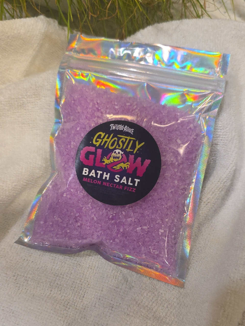 Twisted Above Ghostly Glow Melon Nectar Fizz Purple Bath Salt